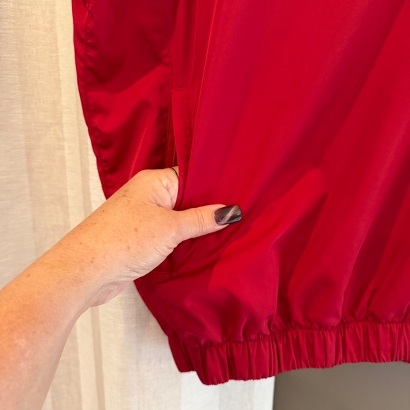 Men's Footjoy Red Windshirt Vest, Size Large - Picture 6 of 11